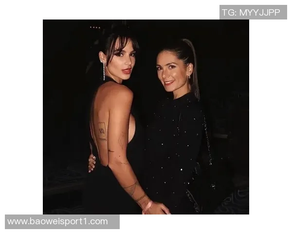 切尔西传奇勒伯夫女儿比基尼照引关注丈夫幽默留言引发网友热议